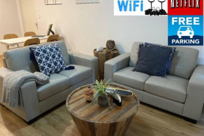 CENTRAL CLOSE SHOPS CITY AIRPORT WIFI NETFLIX PARK